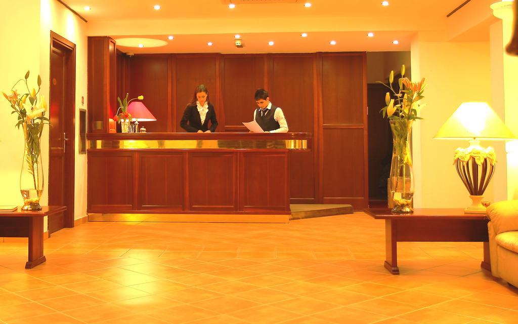 Hotel Moderno Olbia Exterior foto