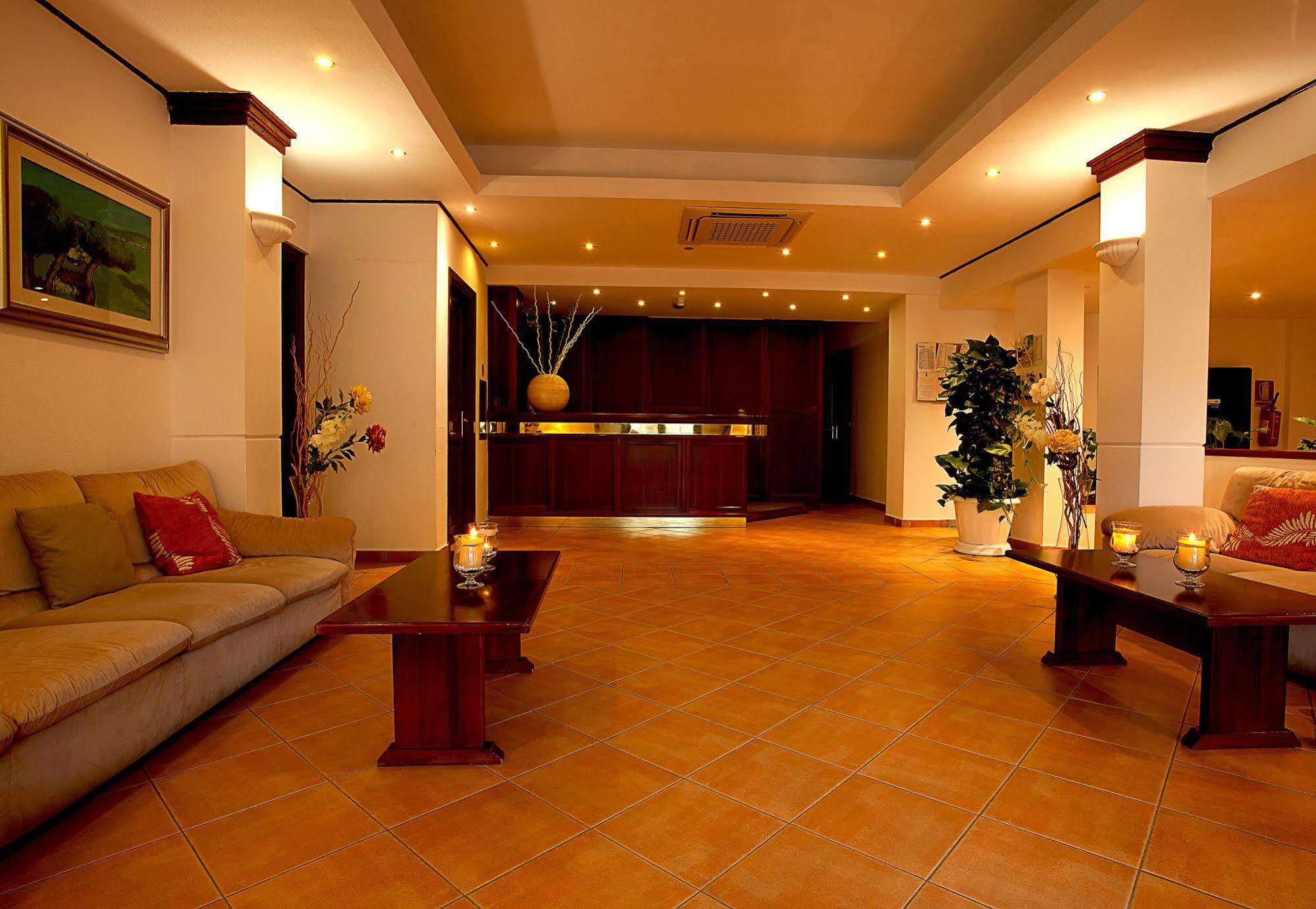 Hotel Moderno Olbia Exterior foto